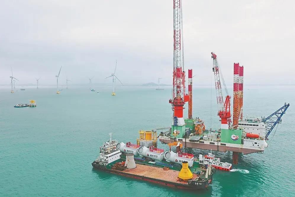 福能集團(tuán)曾是“一煤獨(dú)大”的老國企，近年來積極轉(zhuǎn)型，布局新能源、新材料、醫(yī)療健康等領(lǐng)域。圖為福能集團(tuán)三川海上風(fēng)電項(xiàng)目。（資料圖片）